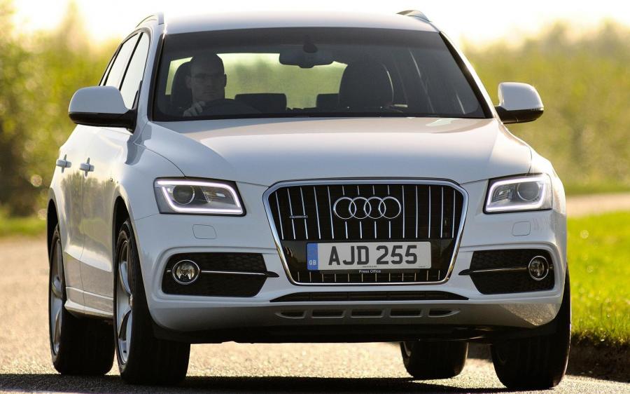 Audi Q5 TFSI Quattro S-Line (8R) (UK) '2012 - 17